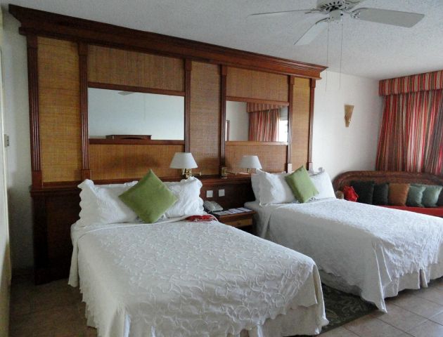 fort young hotel double bed